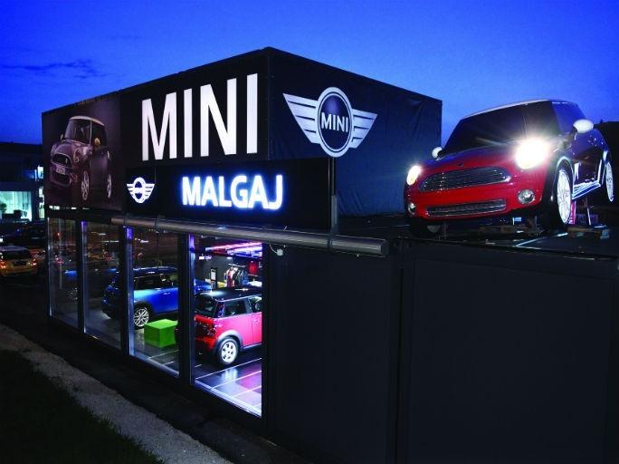 Commercial showroom lighting design 