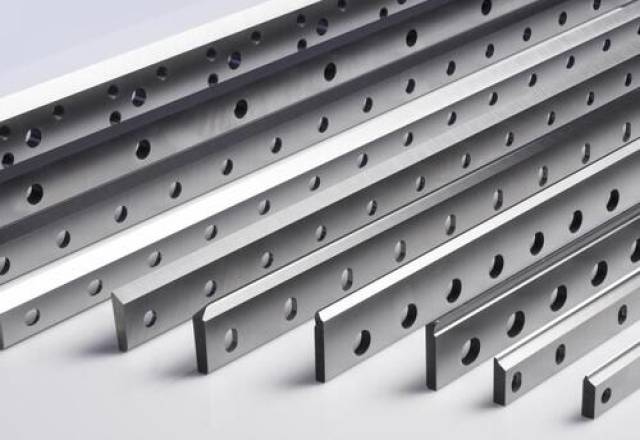 Industrial knives