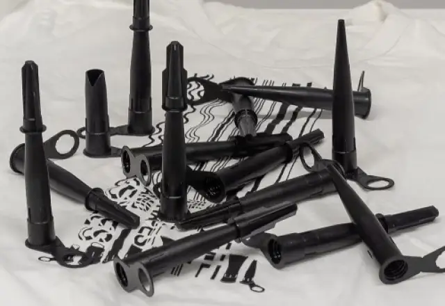 Dispensing plastic nozzles